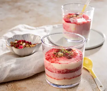 Varmista vispipuuron kuohkeus keittämällä puuro edellisenä päivänä ja vatkaamalla se juuri ennen tarjoilua.