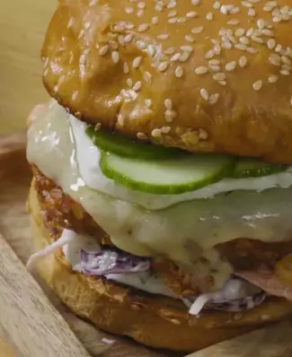 Protein-packed, bold and anything but boring. This spiced lentil burger delivers over 28g of protein 