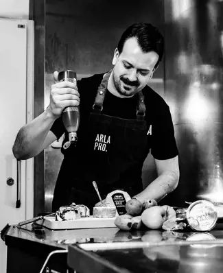 Uusi tekijä tiimissämme 👨‍🍳 🤝🧑🏽‍🍳 kumppani sinun arkeesi! ⁠Tiimimme uunituore avainasiakaspäällikkö Mikko Listo @l...