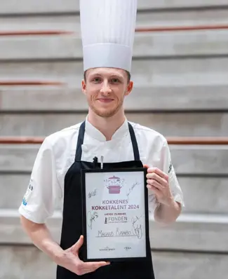 Magnus Ravnbo er kokkeelev på Restaurant Lieffroy og vinder af Årets Kokkeelev 2024 og 2026 ⭐ For Magnus handler det om ...