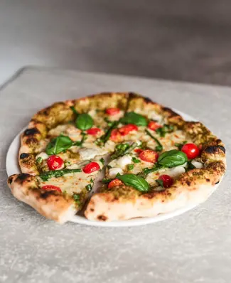 🍕Sesongit mukaan pizzoihin!⁠ ⁠ Tiesithän, että sesongissa olevien raaka-aineiden, kuten kasvisten ja vihannesten käyttä...