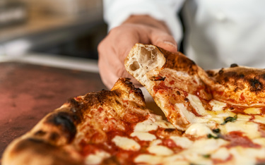 عجينة البيجا: السر الخفي وراء البيتزا الإيطالية 