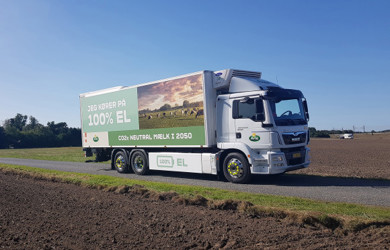 Danmarks første store el-lastbil skal levere mælk i København