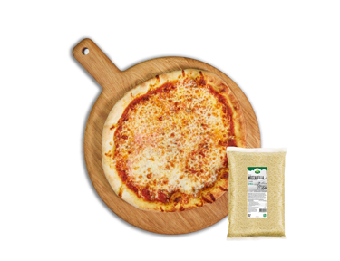Kreieren Sie die perfekte Pizza mit kleinen Mozzarellawürfeln