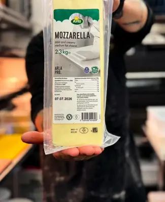 #Ad Need some Pep in Your Step? We’ve been trying out the new @arlaprouk mozzarella block this week. Just look at that c...