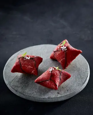 Overrask gæsterne med en klassiker i nyt format 👩‍🍳 Carpaccio er en gammel kending, men her får den ny form og tekstur...