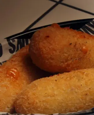 Drum roll for the ultimate side dish! Everyone loves a side (especially when they’re cheesy). From starters and sides, t...