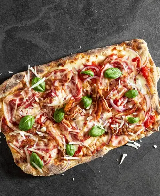Joko teillä on listalla pinsoja? 🍕🇮🇹⁠ ⁠ Olet ehkä huomannut pizzatyyli pinsan saapuneen Suomeen. Nappaa Roomasta maai...