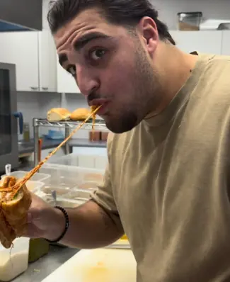 You know your customers want to see a pull like this. We teamed up with @ciboitaliansubs to put Arla Pro Mozzarella Bloc...