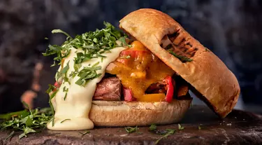Auf den perfekten Cheeseburger