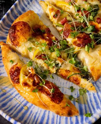 When life gives you lemons… make pizza! 🍋🍕 A bitter-sweet combo that blends the perfect balance of zest and zing with ...