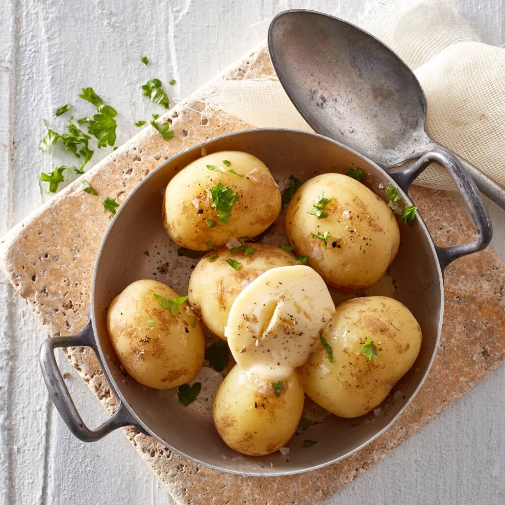 Smør elsker nye kartofler