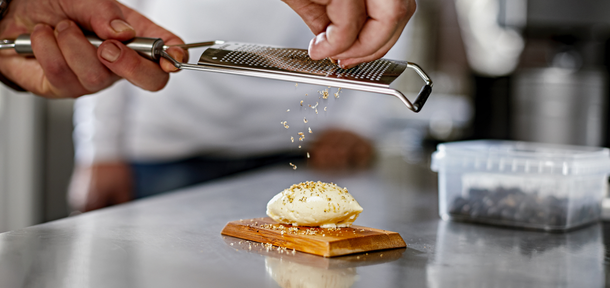 Sæt merværdi på menuen med hjemmekærnet smør