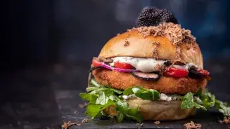 https://cdb.arla.com/api/assets/arla-pro-fr/3333c85c-a6df-4d09-b5c7-624b267681c8/boujee-burgers.jpg?version=0