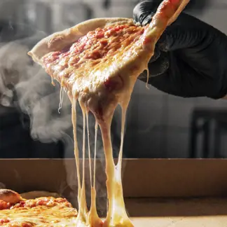 Les fromages Arla Pro, conçus et testés pour assurer la meilleure performance en livraison de vos burgers et pizzas