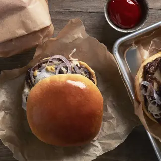 Le cheeseburger à emporter