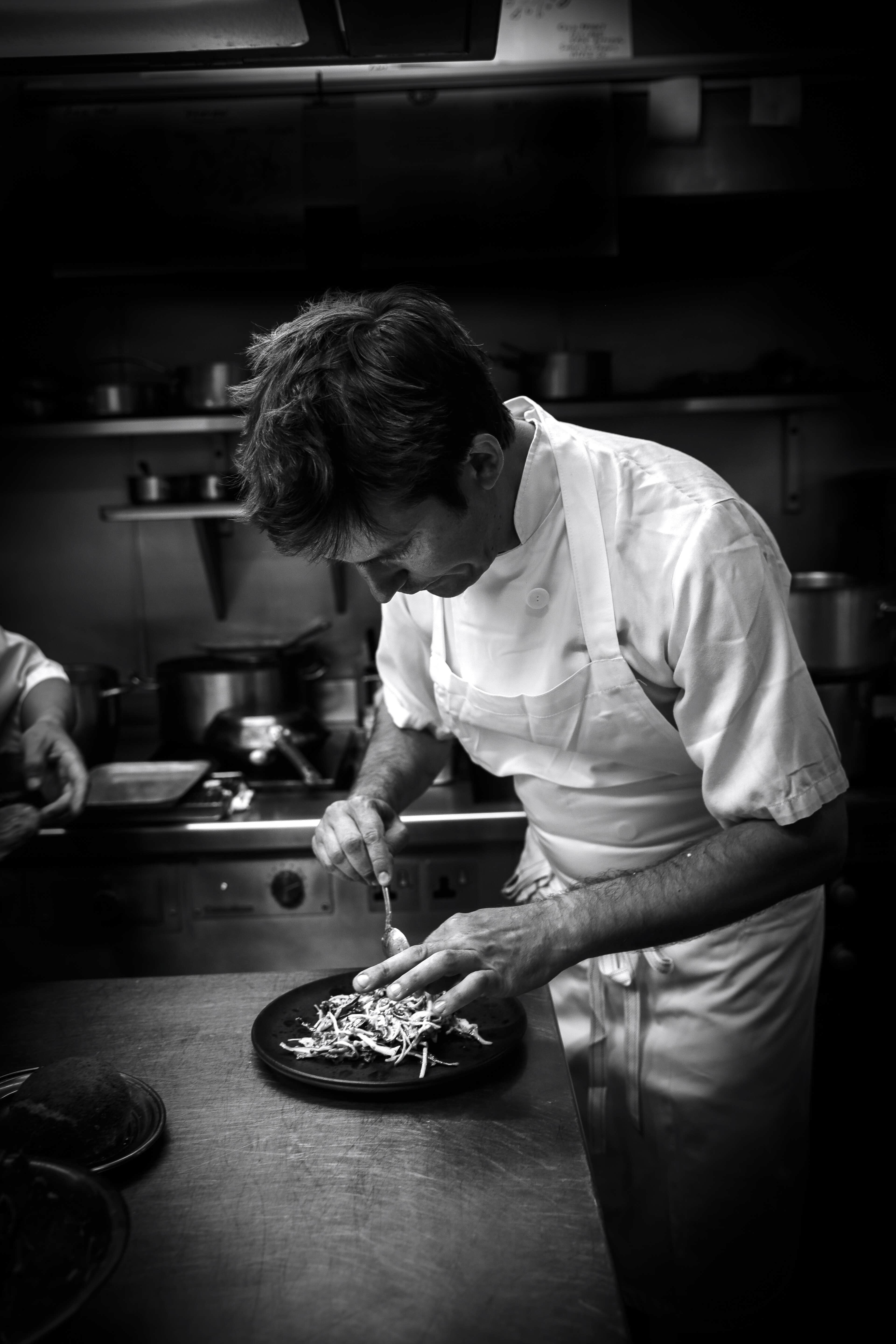 جيسي دانفورد وود يتحدّث عن الألبان