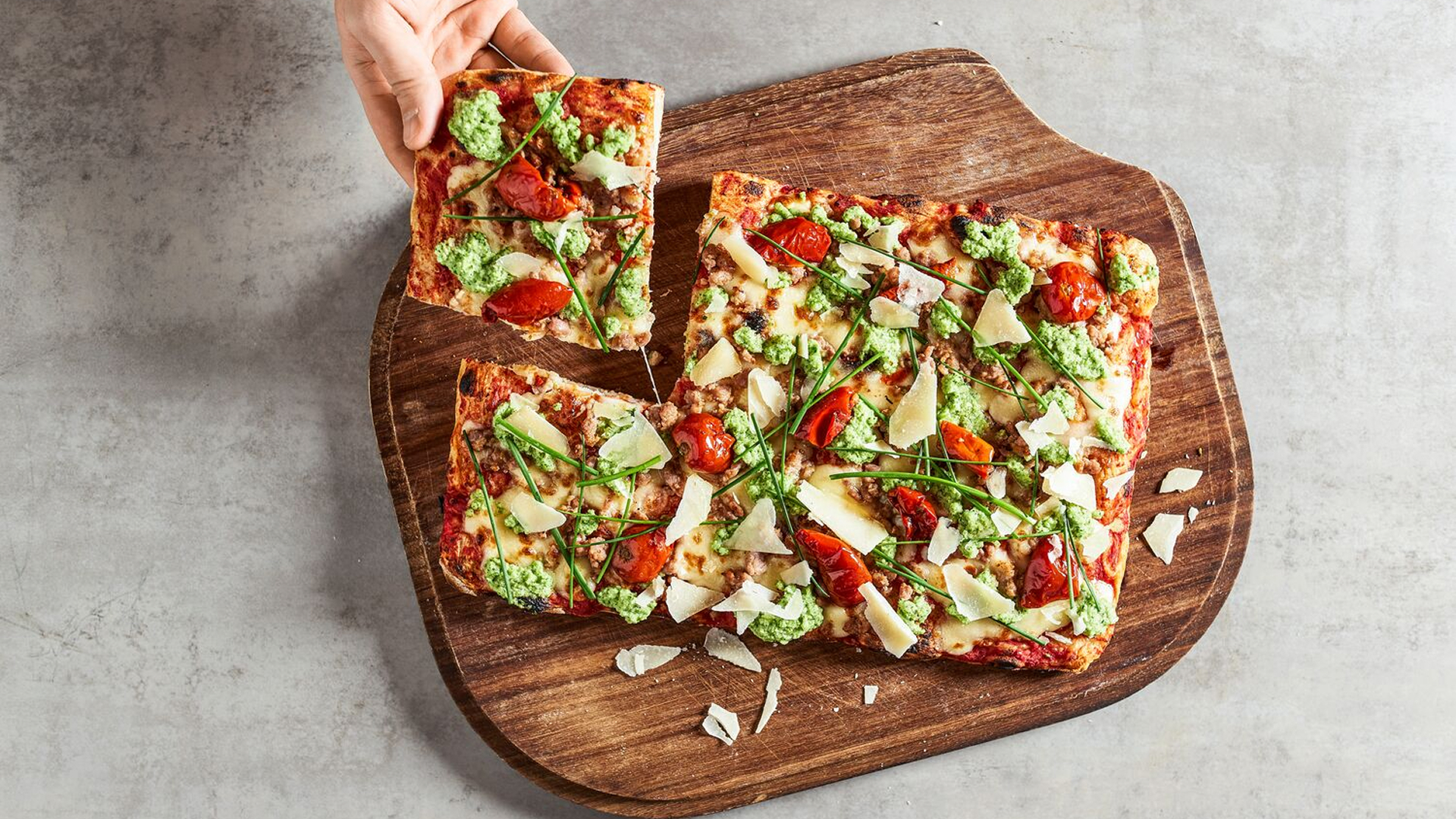 https://cdb.arla.com/api/assets/arla-pro-uk/db2b9ecd-cab8-456f-ae8c-8eb60ba8adc8/1920x1080omne-arla-pizza-tricolore.jpg?version=0