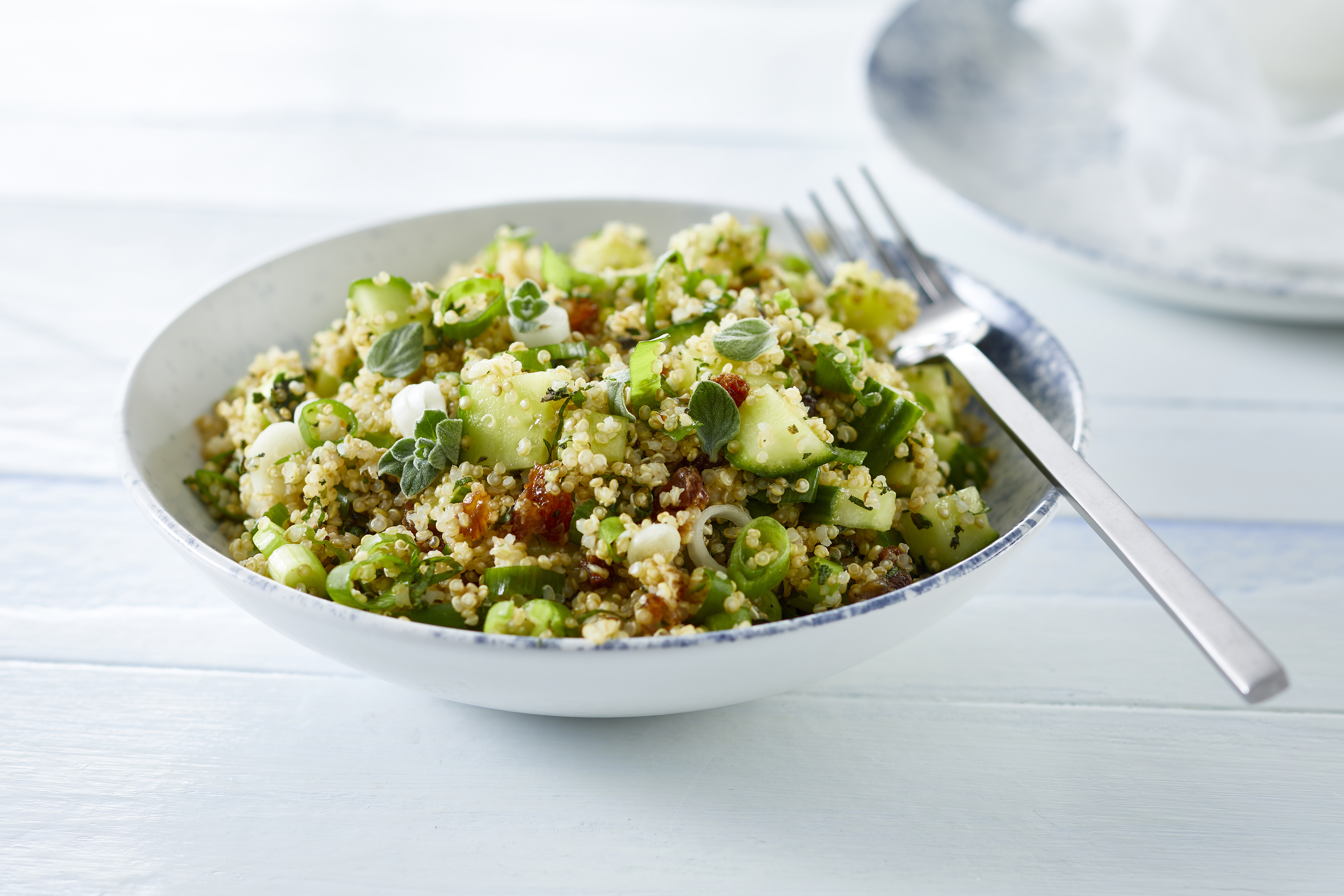 Quinoasalat med lime og agurk
