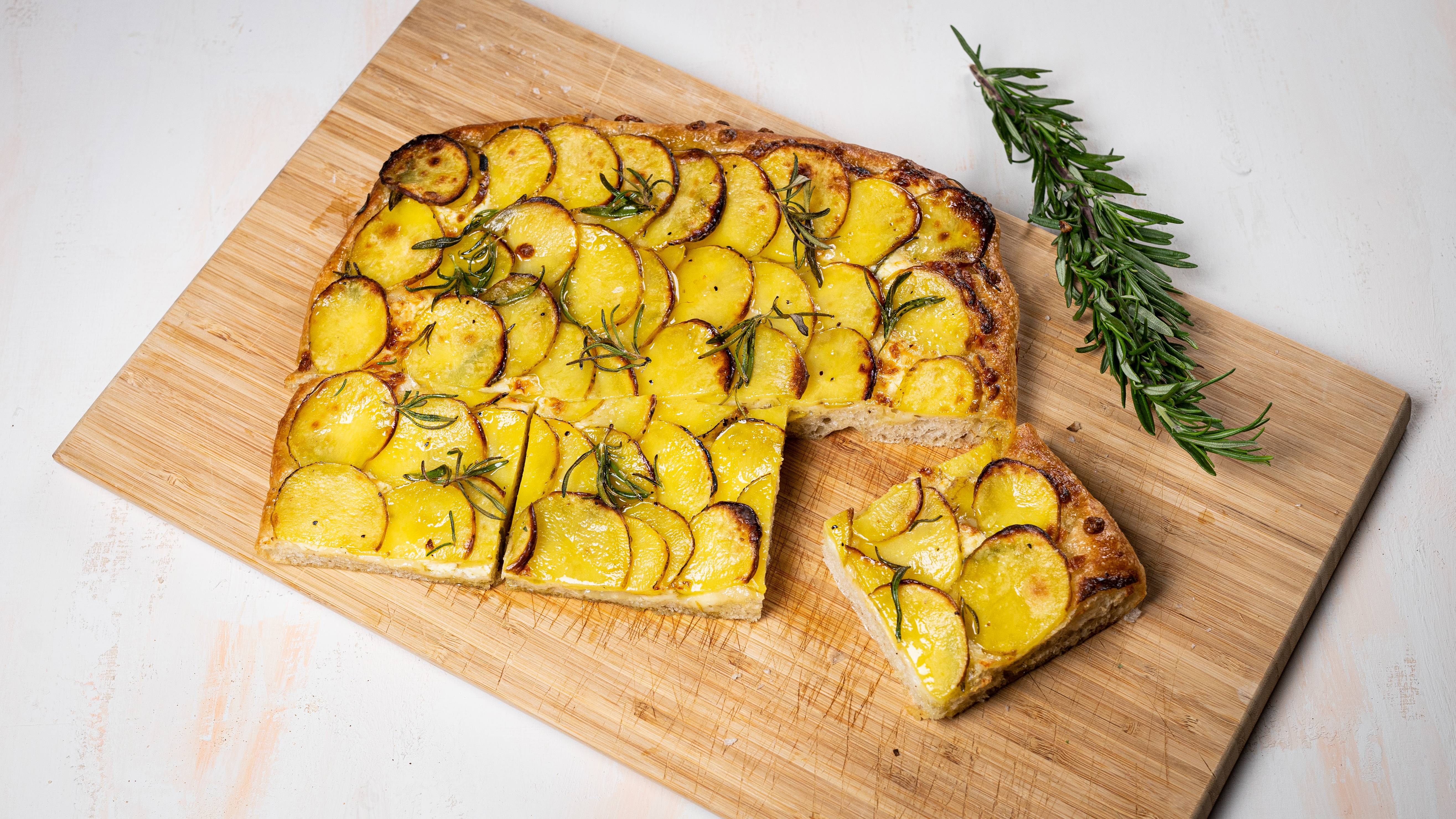 Pizza al taglio: patate e rosmarino